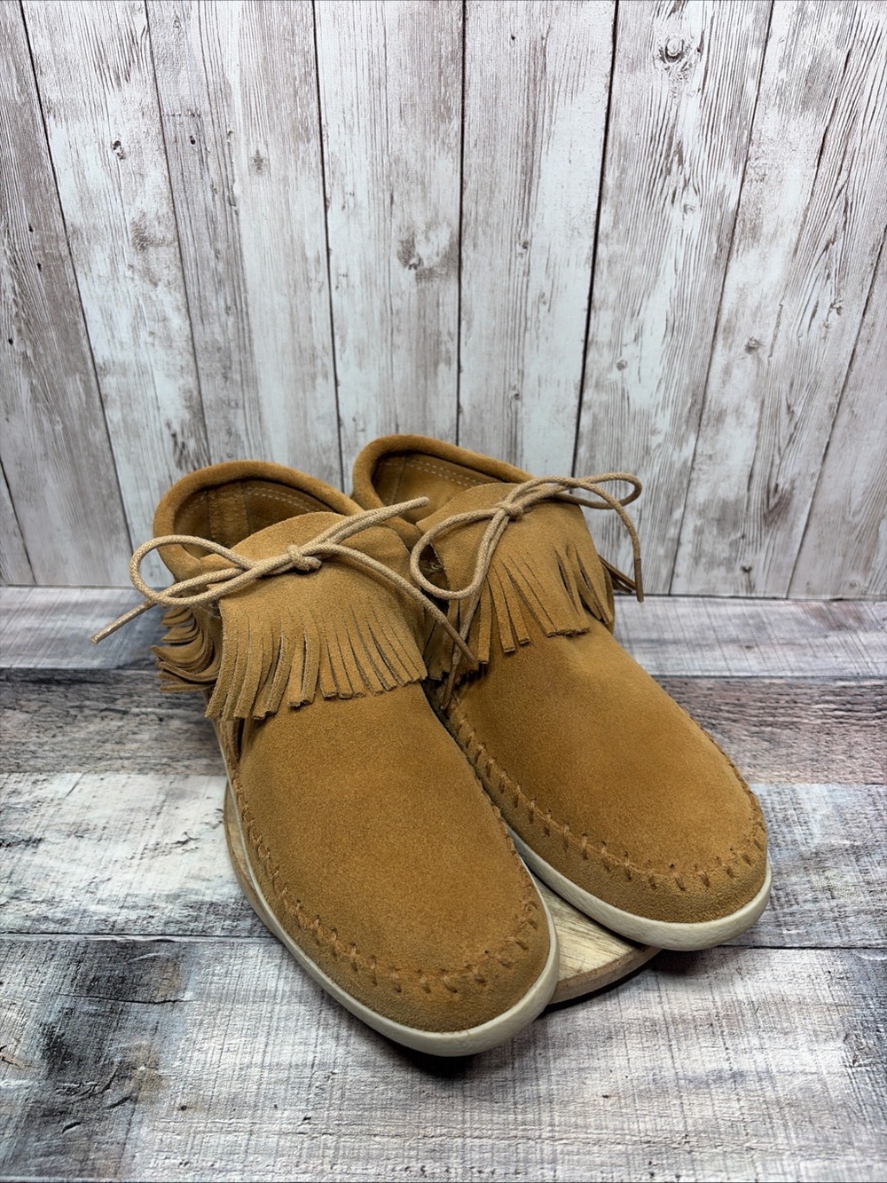 Minnetonka Venice Western Women’s Yellow Suede Bootie Moccasins Size 7.5